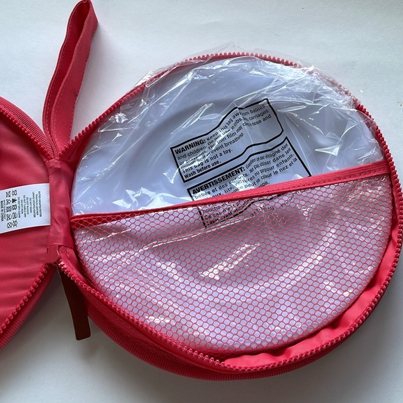 Sunnylife Picnic Eight Piece Set for Two - Picture 4 of 6